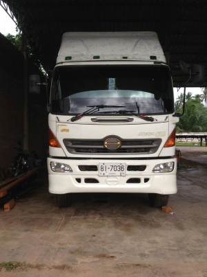ขายหัวลาก Hino Meca320 เครื่องP11c ปี49 ทั้งหัวและหาง สามมิตร 3 เพลา รถสวยพร้อมใช้งานครับ