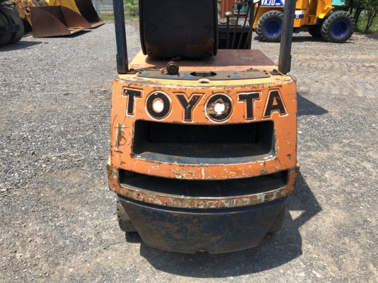 ขายรถตัก TOYOTA FD9 ตักสูง 3 ม เครื่องยนต์ 4 สูบ เกียร์ ปั้ม สมบูรณ์พร้อมใช้ครับ ติดต่อ 063-9316985 ID LINE : 0639316985 ครับ