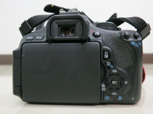 ลดราคา- Canon รุ่น EOS 600D 18 ล้าน เลนส์ 18-55 มีที่ชาร์ท กระเป๋า สภาพใหม่