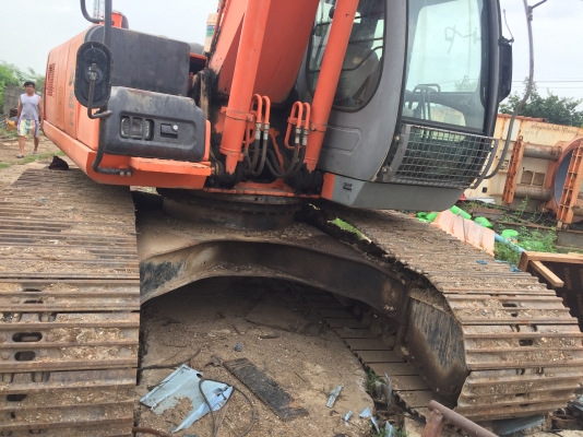 ขายรถแมคโคบูมยาว 15 เมตร  HITAHCHI 210LC