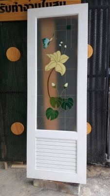 ขายประตู PVC ลายดอกไม้ขนาด 70 cm. x 2 m.