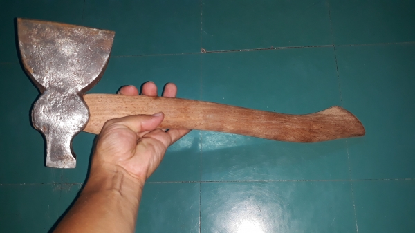 ขายขวานเก่าเมกา MADE IN USA.ด้ามไม้ประดู่