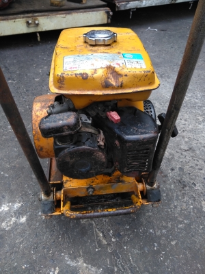 เครื่องตบดิน robin