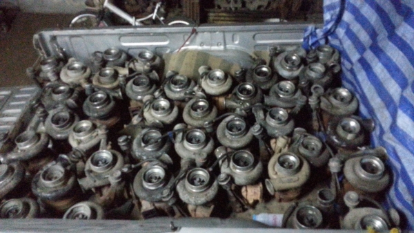 ขาย เทอร์โบ holset hx35 hx40 แท้ เครื่อง cummins เก่าญี่ปุ่น ลูกละ 12,000