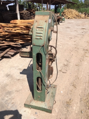 เครื่องเจาะไม้