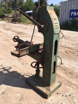 เครื่องเจาะไม้