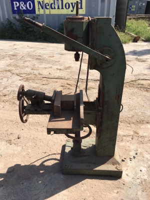 เครื่องเจาะไม้