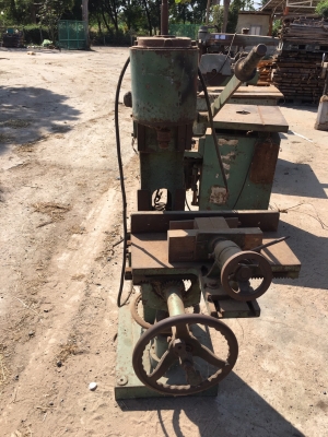 เครื่องเจาะไม้