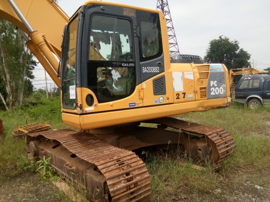 ต้องการขายด่วน ! BACKHOE KOMATSU PC 200-8