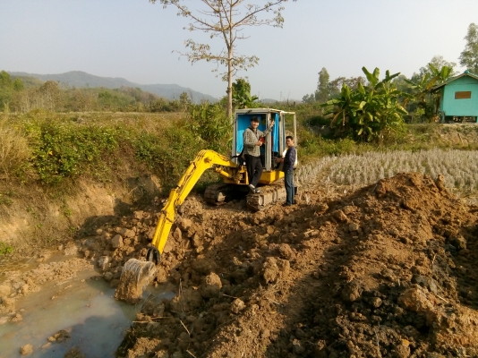 ขายแบคโฮ KOMATSU 20-6 เครื่องเดิม ไม่รั่วซึม ช่วงล่างแน่น ปั้มแรง มีแอร์ พร้อมใช้งาน ไม่ต้องซ่อม มี ขายแบคโฮ KOMATSU 20-6 เครื่องเดิม ไม่รั่วซึม ช่วงล่างแน่น ปั้มแรง มีแอร์ พร้อมใช้งาน ไม่ต้องซ่อม มี