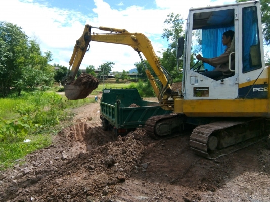 ขายแบคโฮ KOMATSU 20-6 เครื่องเดิม ไม่รั่วซึม ช่วงล่างแน่น ปั้มแรง มีแอร์​ พร้อมใช้งาน ไม่ต้องซ่อม มี
