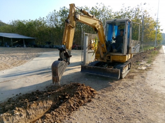 ขายแบคโฮ KOMATSU 20-6 เครื่องเดิม ไม่รั่วซึม ช่วงล่างแน่น ปั้มแรง มีแอร์ พร้อมใช้งาน ไม่ต้องซ่อม มี ขายแบคโฮ KOMATSU 20-6 เครื่องเดิม ไม่รั่วซึม ช่วงล่างแน่น ปั้มแรง มีแอร์ พร้อมใช้งาน ไม่ต้องซ่อม มี