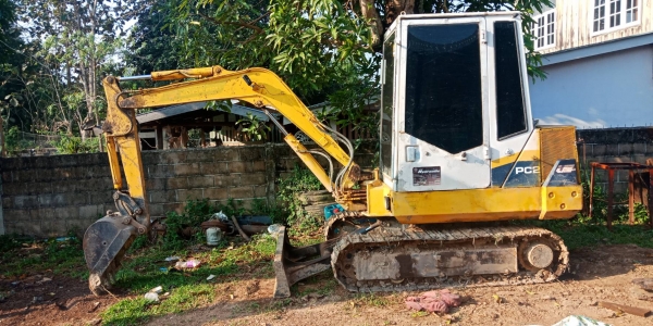 ขายแบคโฮ KOMATSU 20-6 เครื่องเดิม ไม่รั่วซึม ช่วงล่างแน่น ปั้มแรง มีแอร์​ พร้อมใช้งาน ไม่ต้องซ่อม มี