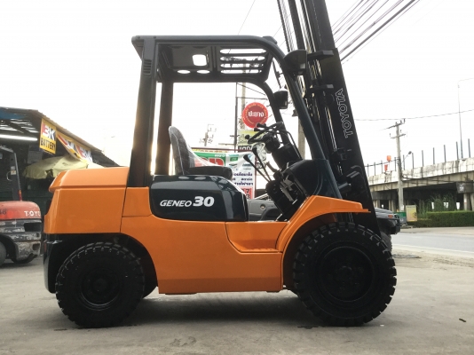 อาร์ ซี เอช โฟรคลิฟท์ ขาย โตโยต้า รุ่น 7 ดีเซล 3 ตัน