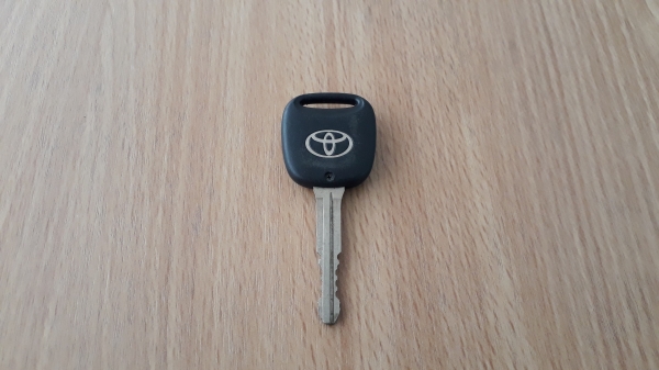 ดอกกุญแจTOYOTA มือสองจากญี่ปุ่น รุ่น2ปุ่ม