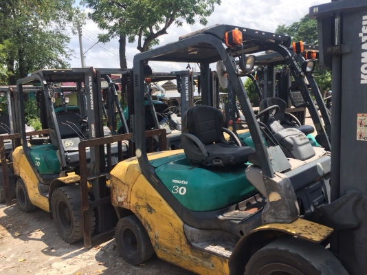 รถยกโคมัสสึรุ่น 16 น้ำหนักยก 3 ตัน เสาสูง 3 เมตร เครื่องดีเซล เกียร์ออโต้