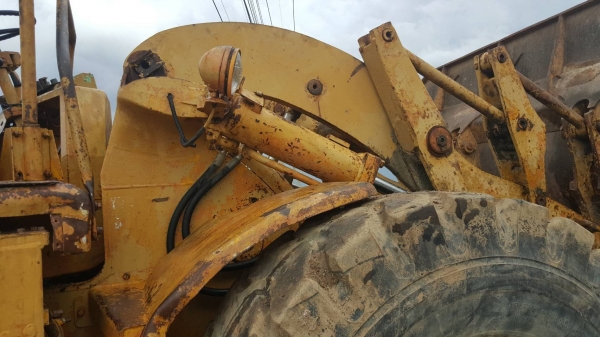 ขาย 600,000 รถตักล้อยาง CAT 966 เครื่อง เกียร์ดี ยางสวย เอวแน่น รถพร้อมใช้ เอกสารหนังสือสัญญาซื้อขาย รถอยู่ บุรีรัมย์ 090-772-3710 090-772-3708