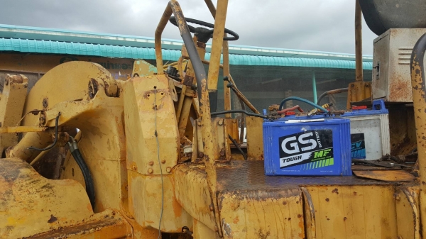 ขาย 600,000 รถตักล้อยาง CAT 966 เครื่อง เกียร์ดี ยางสวย เอวแน่น รถพร้อมใช้ เอกสารหนังสือสัญญาซื้อขาย รถอยู่ บุรีรัมย์ 090-772-3710 090-772-3708