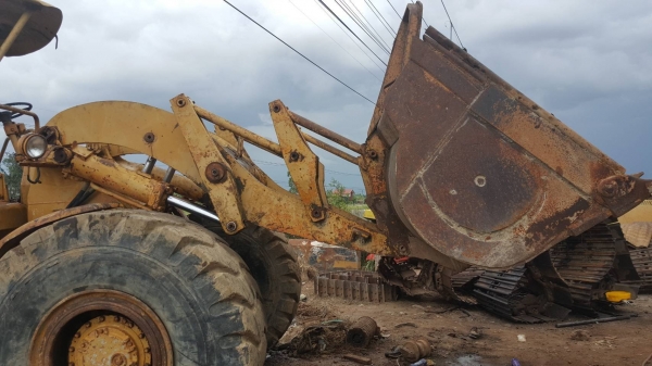 ขาย 600,000 รถตักล้อยาง CAT 966 เครื่อง เกียร์ดี ยางสวย เอวแน่น รถพร้อมใช้ เอกสารหนังสือสัญญาซื้อขาย รถอยู่ บุรีรัมย์ 090-772-3710 090-772-3708