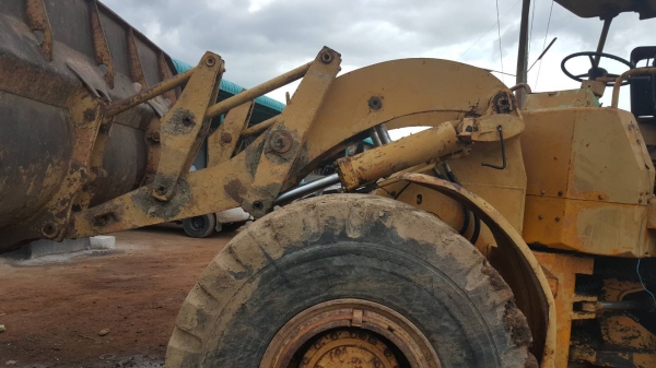 ขาย 600,000 รถตักล้อยาง CAT 966 เครื่อง เกียร์ดี ยางสวย เอวแน่น รถพร้อมใช้ เอกสารหนังสือสัญญาซื้อขาย รถอยู่ บุรีรัมย์ 090-772-3710 090-772-3708