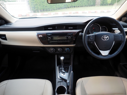NEW ALTIS 1.6G TOP ปี2015แท้ รถมือเดียว ไมล์น้อย สภาพดี