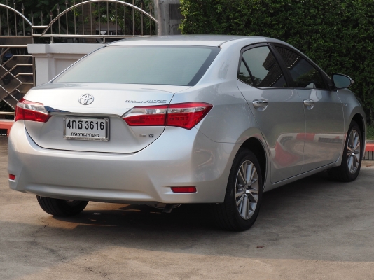 NEW ALTIS 1.6G TOP ปี2015แท้ รถมือเดียว ไมล์น้อย สภาพดี NEW ALTIS 1.6G TOP ปี2015แท้ รถมือเดียว ไมล์น้อย สภาพดี