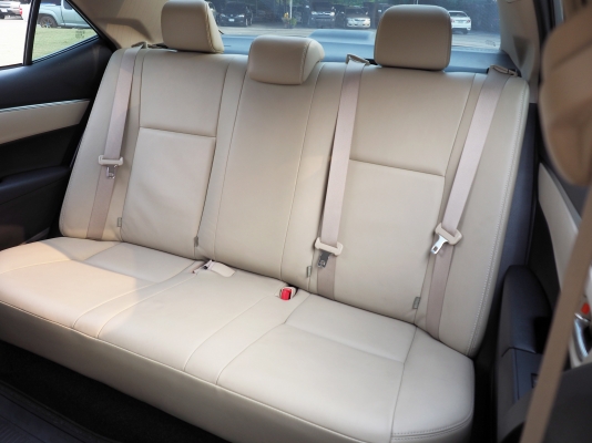 NEW ALTIS 1.6G TOP ปี2015แท้ รถมือเดียว ไมล์น้อย สภาพดี