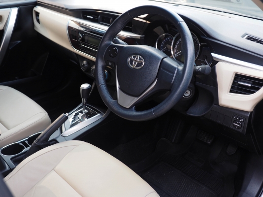 NEW ALTIS 1.6G TOP ปี2015แท้ รถมือเดียว ไมล์น้อย สภาพดี