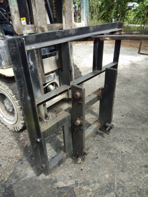 +++ ขายแผงหน้า TOYOTA รุ่น 7  3  ตัน  ราคา  7,000.-  บาทครับ