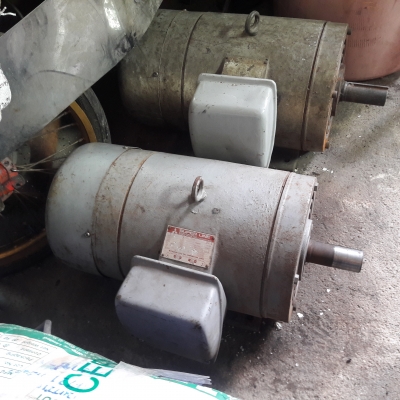 ขาย !! มอเตอร์.มิตซู.ขนาด5แรง220v.สภาพเดิมๆพร้อมใช้งาน ขาย !! มอเตอร์.มิตซู.ขนาด5แรง220v.สภาพเดิมๆพร้อมใช้งาน