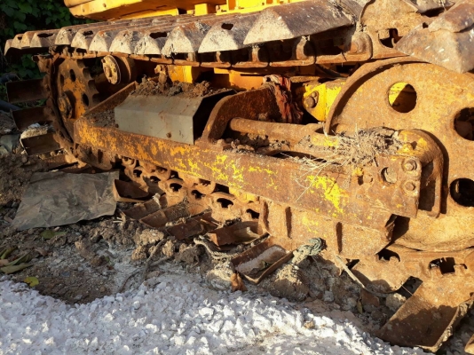 ขายรถแทรคเตอร์ KOMATSU D21P-5 ราคา 145000 ขายรถแทรคเตอร์ KOMATSU D21P-5 ราคา 145000