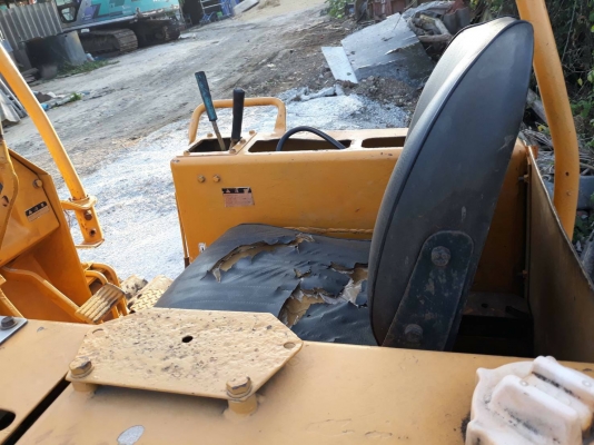 ขายรถแทรคเตอร์ KOMATSU D21P-5 ราคา 145000 ขายรถแทรคเตอร์ KOMATSU D21P-5 ราคา 145000