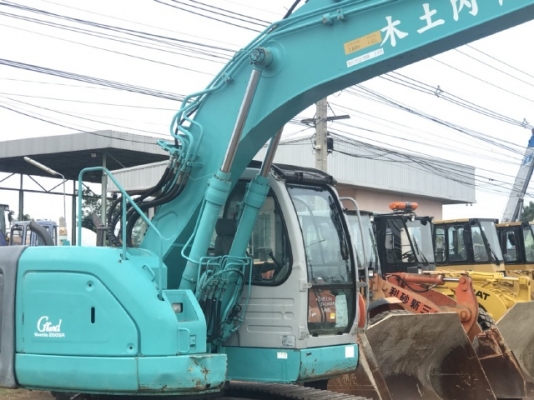 ขายรถขุด KOBELCO SK200SR มีลายหัวกระแทก รถนอกนำเข้าเองจากญี่ปุ่น สภาพสวยพร้อมใช้ มีVDOการทำงานครับ