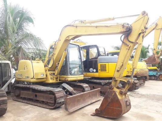 ขายจ้า..KOMATSU PC60-7  เก่านอกแท้  เดิมๆๆ  มีผานหน้า..มีลายแย๊ก ..เครื่องปั๊มดี  พร้อมใช้..โทร  089-3818694  จ๊อย..
