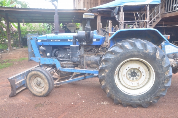 AT 6610 90 แรงม้า เฉพาะตัวรถ 430,000 รถปี 2006 5,xxx ชั่วโมง เอาไปลุยงานได้เลย รับรองคุ้ม สภาพรถสวยมาก อยู่อำนาจเจริญ