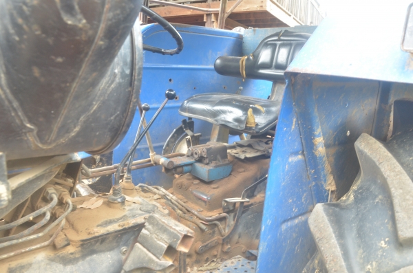 AT 6610 90 แรงม้า เฉพาะตัวรถ 430,000 รถปี 2006 5,xxx ชั่วโมง เอาไปลุยงานได้เลย รับรองคุ้ม สภาพรถสวยมาก อยู่อำนาจเจริญ