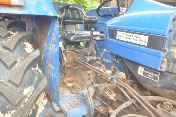 AT 6610 90 แรงม้า เฉพาะตัวรถ 430,000 รถปี 2006 5,xxx ชั่วโมง เอาไปลุยงานได้เลย รับรองคุ้ม สภาพรถสวยมาก อยู่อำนาจเจริญ