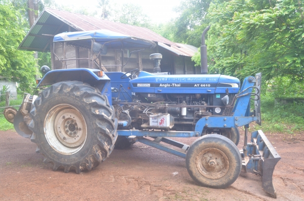 AT 6610 90 แรงม้า เฉพาะตัวรถ 430,000 รถปี 2006 5,xxx ชั่วโมง เอาไปลุยงานได้เลย รับรองคุ้ม สภาพรถสวยมาก อยู่อำนาจเจริญ