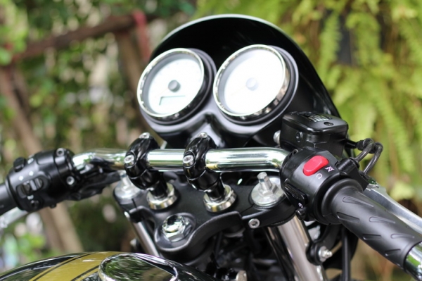 Triumph Thruxton900 ปี 2016 รถสวยของครบ 2000KM.