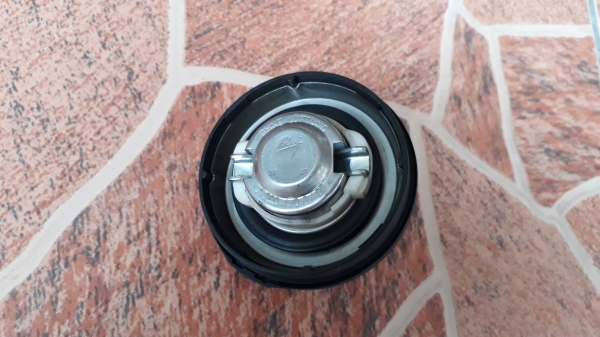 ฝาปิดถังน้ำมัน BENZ แท้