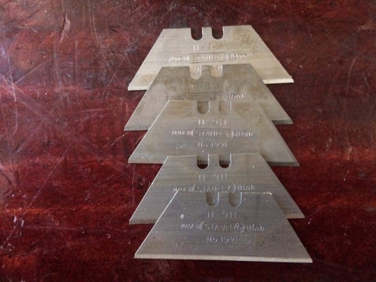 ขายชุดใบมีดคัตเตอร์ 50ใบชุด MADE IN ENGLAND.