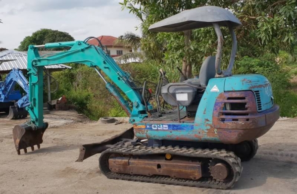 ขายด่วนรถแบคโฮคูโบต้าK35คอลโทลสั้นน้ำมันปั้มนี้วติดลายหัวกะแทกดีเทียบเท่าPC35รถนอกสถาพดีพร้อมใช้เพิ่งนำเข้ามายังไม่เคยใช้งานในไทยเลย