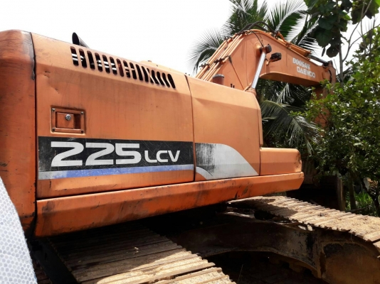 ขายรถแบคโฮ DAEWOO DOOSAN SOLAR 225LC-V เอกสารเล่ม ราคา 800000