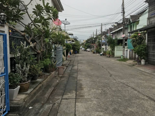 ทาวน์เฮ้าส์ 2 ชั้น 2 หลังติดกัน ซอยลาดพร้าว 101