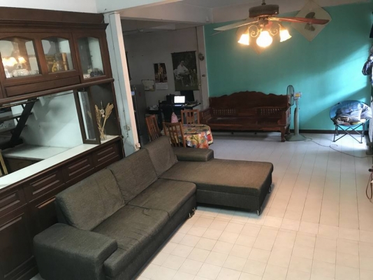 ทาวน์เฮ้าส์ 2 ชั้น 2 หลังติดกัน ซอยลาดพร้าว 101