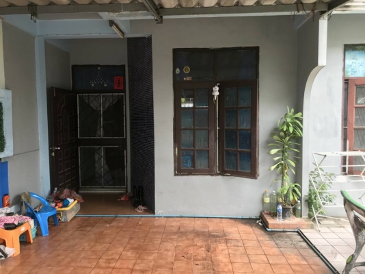 ทาวน์เฮ้าส์ 2 ชั้น 2 หลังติดกัน ซอยลาดพร้าว 101