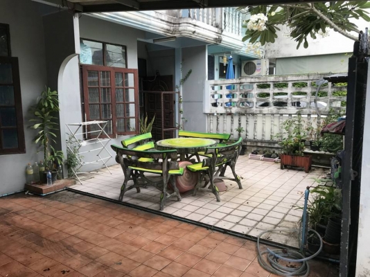 ทาวน์เฮ้าส์ 2 ชั้น 2 หลังติดกัน ซอยลาดพร้าว 101