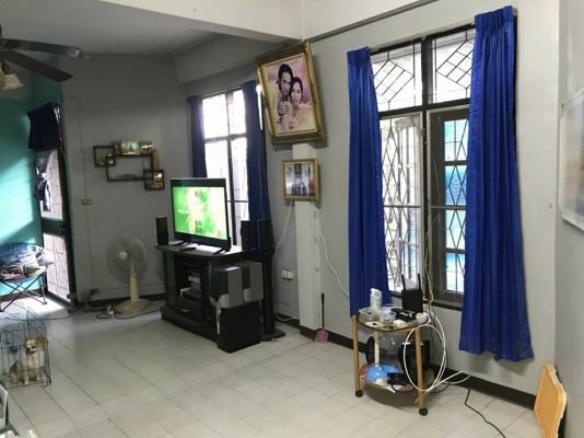 ทาวน์เฮ้าส์ 2 ชั้น 2 หลังติดกัน ซอยลาดพร้าว 101