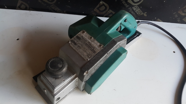 กบไฟฟ้า makita 1100 แท้ กบไฟฟ้า makita 1100 แท้