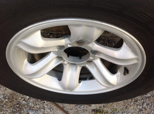 ล้อเล็บเหยี่ยว ขอบ16  ล้ออะไหล่ติดรถอีซูซุ ลายเล็บเหยี่ยว